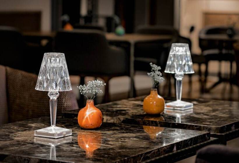 Otel Círculo Gran Vía, Autograph Collection