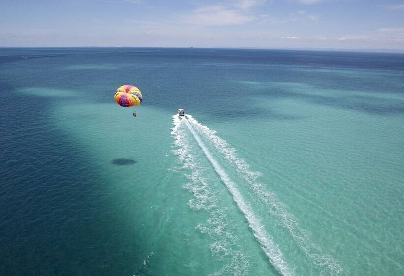 هتل Grand Park Kodhipparu Maldives   Child Stay & Eat Free Until 30 Nov 2024