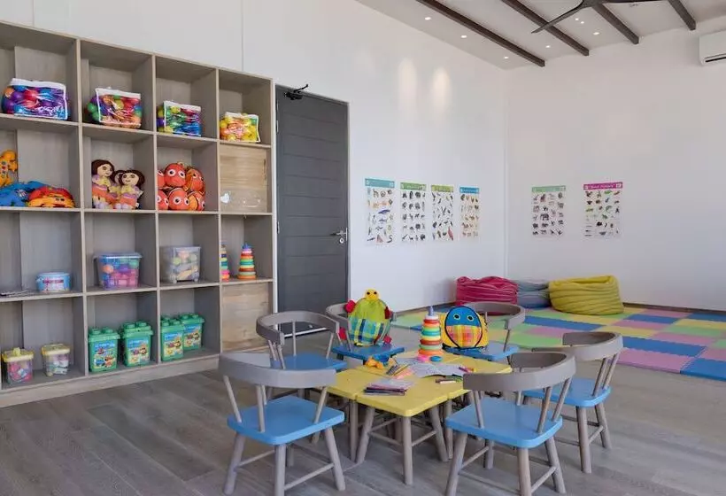 هتل Grand Park Kodhipparu Maldives   Child Stay & Eat Free Until 30 Nov 2024