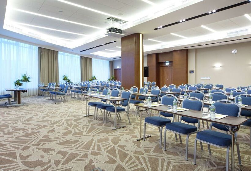 בית מלון כפרי Hilton Garden Inn Moscow Krasnoselskaya