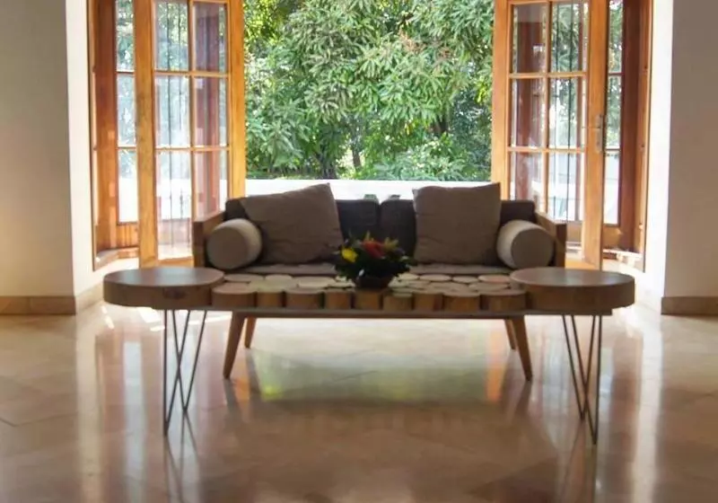 هتل Iguanazu Bed & Breakfast