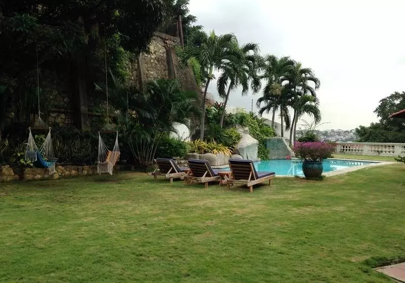 هتل Iguanazu Bed & Breakfast