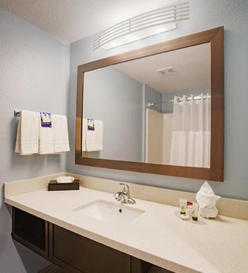 فندق Iris Garden Inn