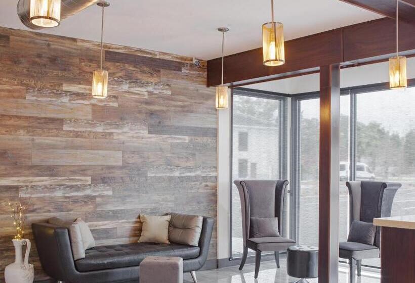 فندق Iris Garden Inn