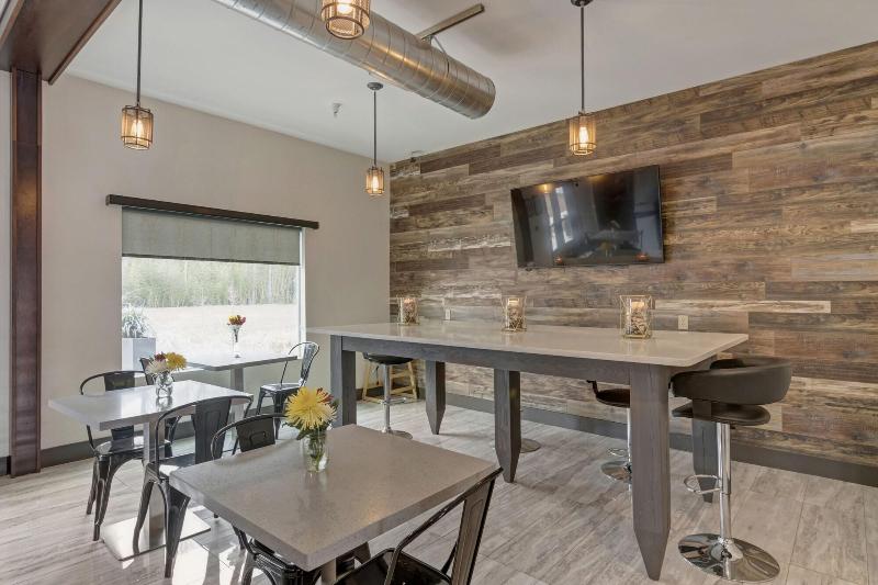 فندق Iris Garden Inn