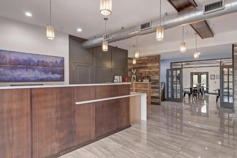 فندق Iris Garden Inn