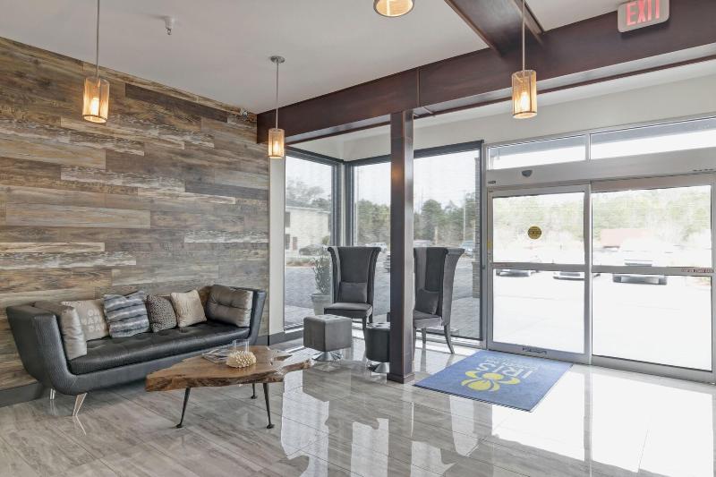 فندق Iris Garden Inn