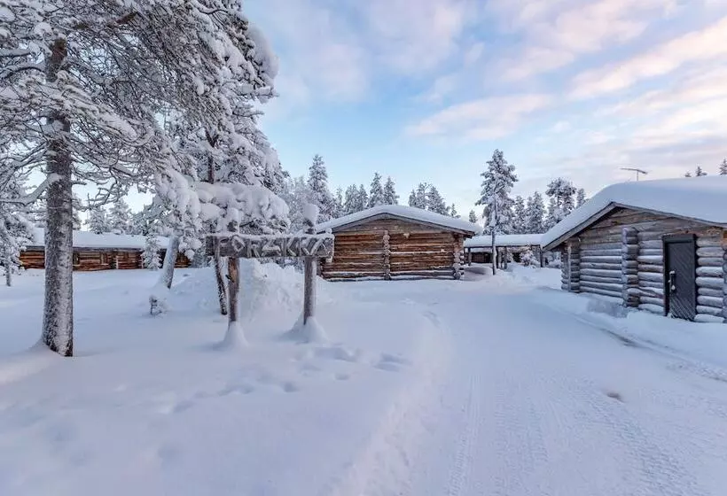 Hotelli Kuukkeli Log Houses Porakka Inn