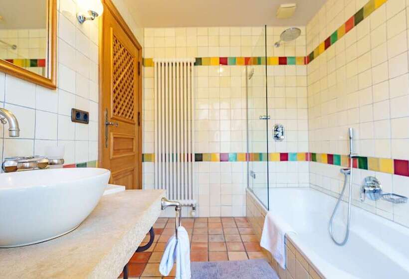 هتل Les Jardins D'anaïs