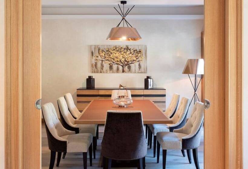 هتل Les Jardins D'anaïs