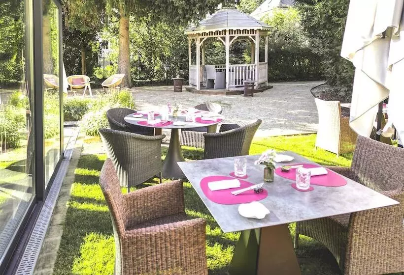 هتل Les Jardins D'anaïs