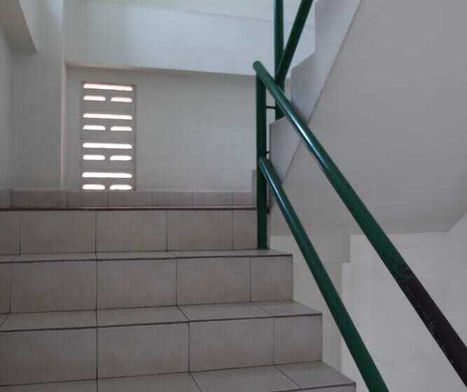 בית מלון כפרי Nikom Court