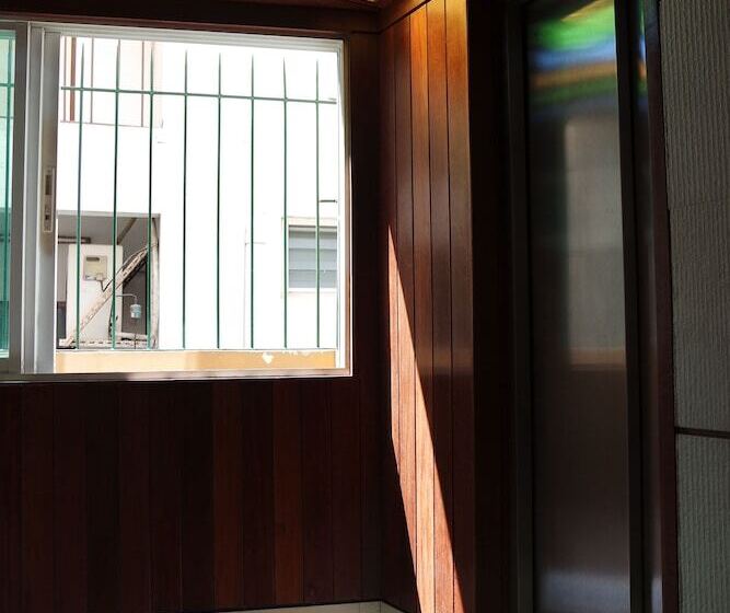 בית מלון כפרי Nikom Court