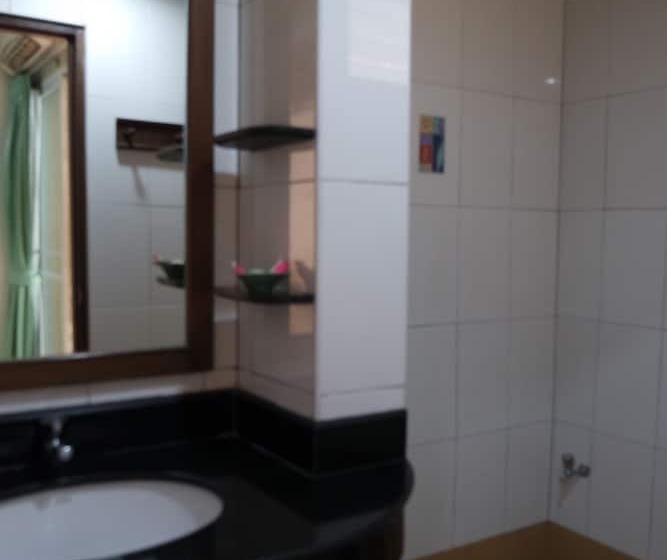 בית מלון כפרי Nikom Court