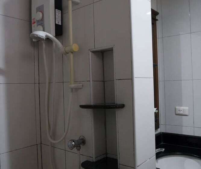 בית מלון כפרי Nikom Court