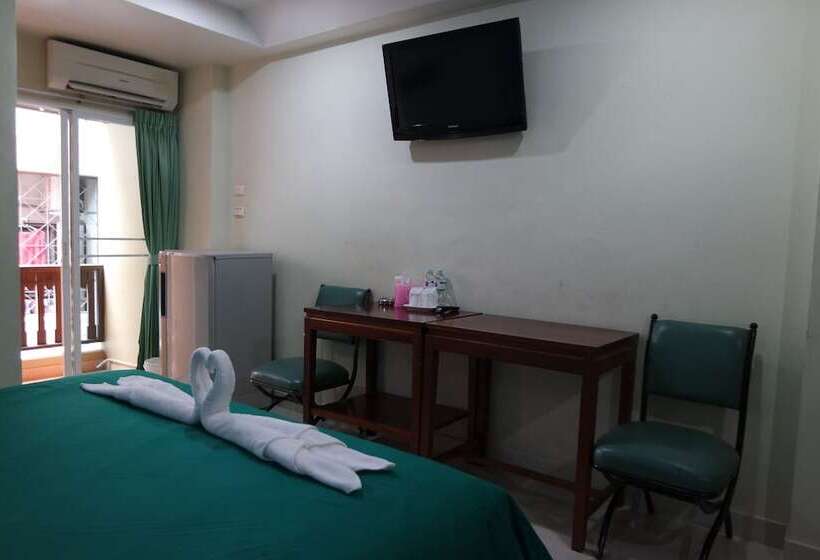 בית מלון כפרי Nikom Court