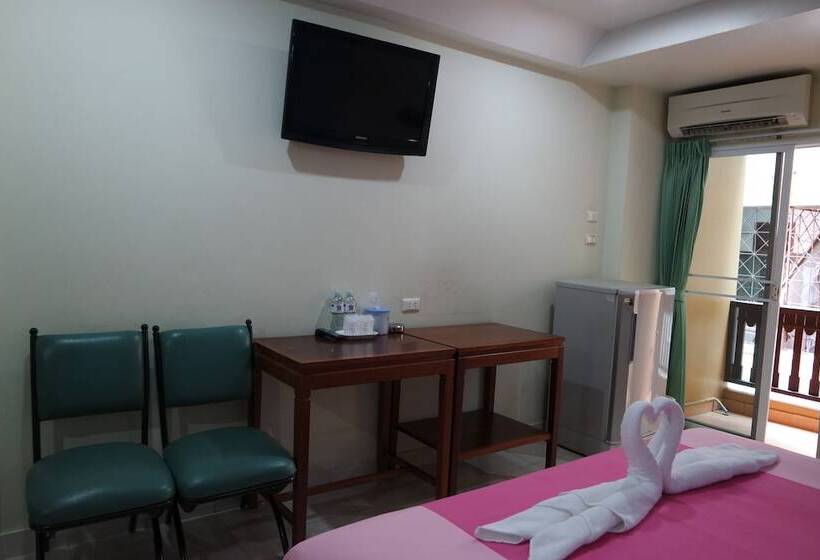 בית מלון כפרי Nikom Court