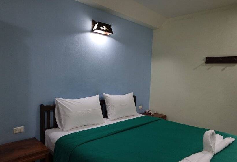 בית מלון כפרי Nikom Court