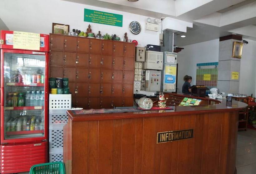 בית מלון כפרי Nikom Court