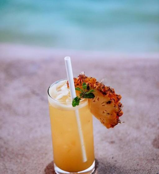 هتل Rocks Beach Boutique