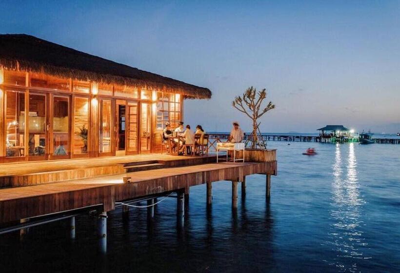 هتل Rocks Beach Boutique