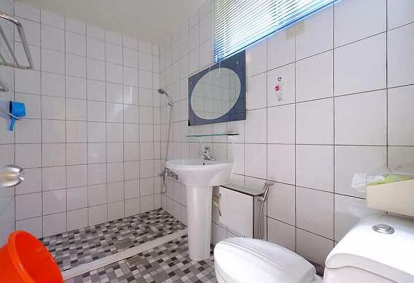 تختخواب و صبحانه Jamie Home Stay