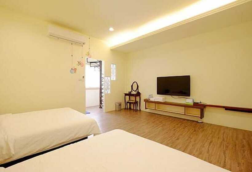 تختخواب و صبحانه Jamie Home Stay
