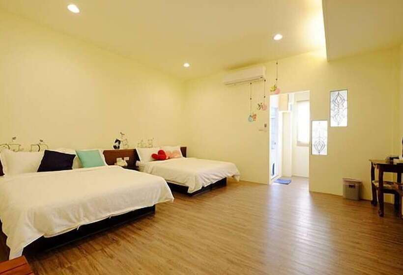تختخواب و صبحانه Jamie Home Stay