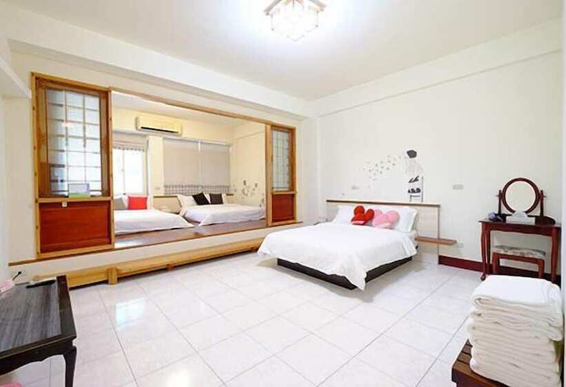 تختخواب و صبحانه Jamie Home Stay