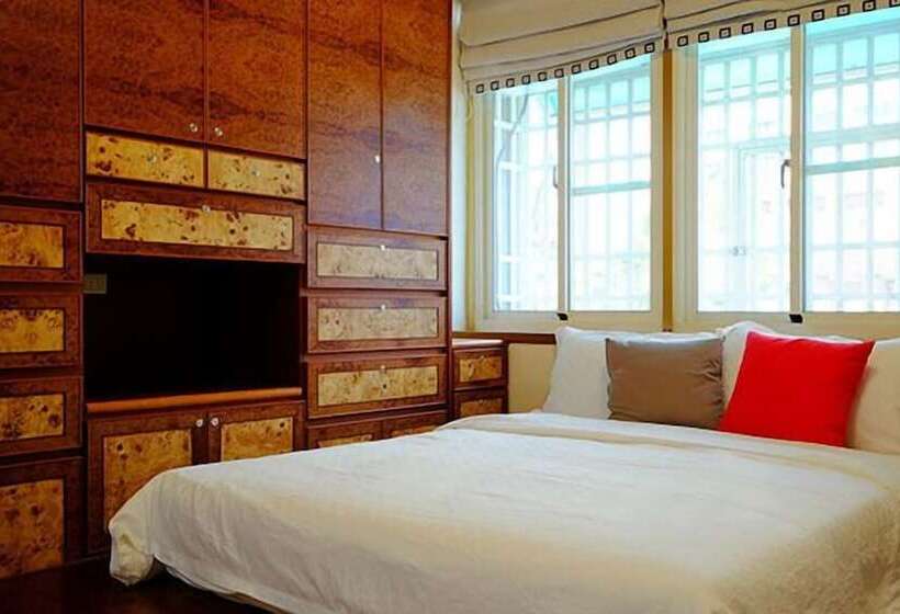 تختخواب و صبحانه Jamie Home Stay