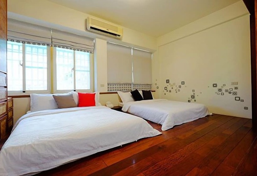 تختخواب و صبحانه Jamie Home Stay