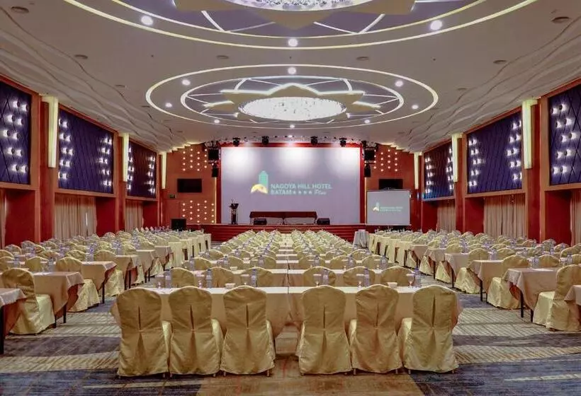 Nagoya Hill Hotel Batam