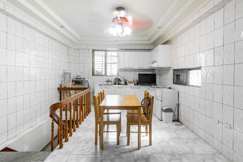 پانسیون For Room Bnb