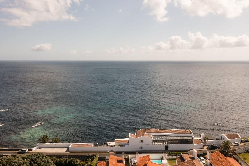 White Exclusive Suites & Villas