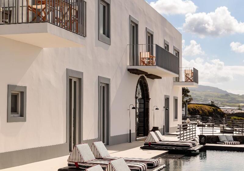 White Exclusive Suites & Villas