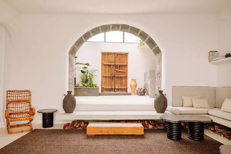 White Exclusive Suites & Villas
