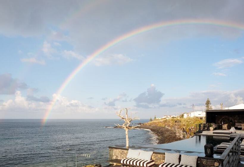 White Exclusive Suites & Villas