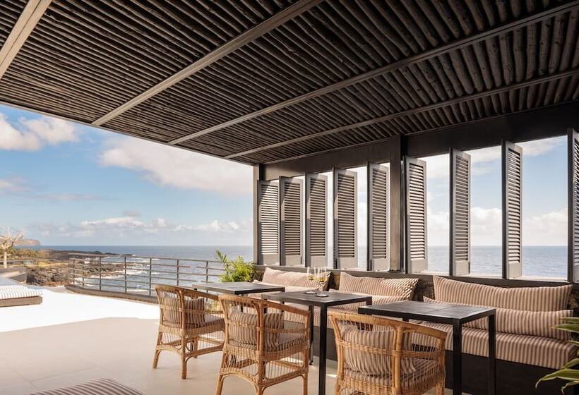 White Exclusive Suites & Villas