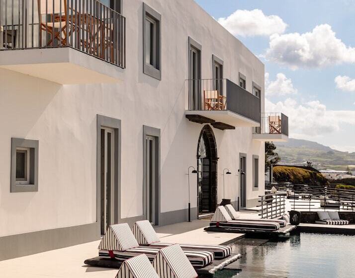 White Exclusive Suites & Villas