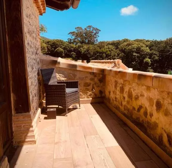 هتل La Quinta Luxury Palace