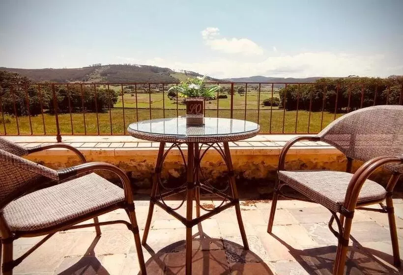 هتل La Quinta Luxury Palace