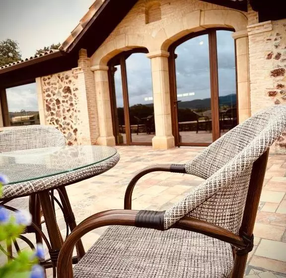 هتل La Quinta Luxury Palace