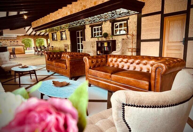 ホテル La Quinta Luxury Palace