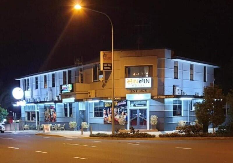 호텔 Gin Gin Budget Accommodation