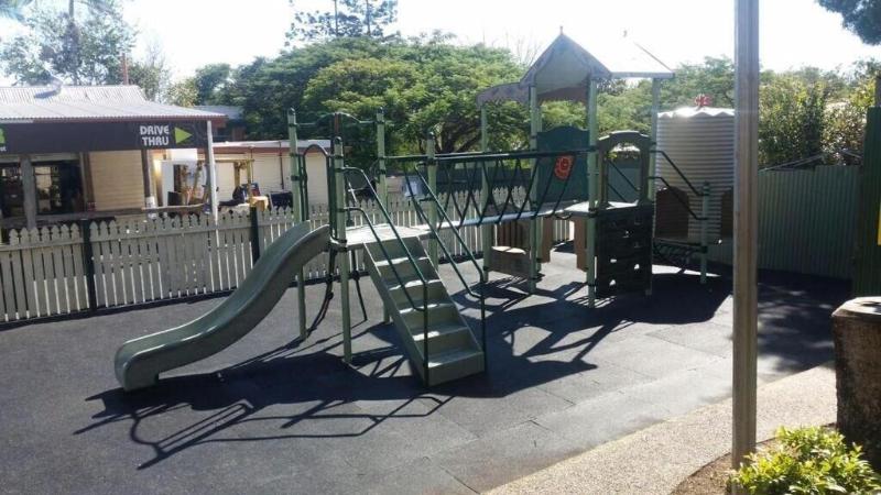 호텔 Gin Gin Budget Accommodation