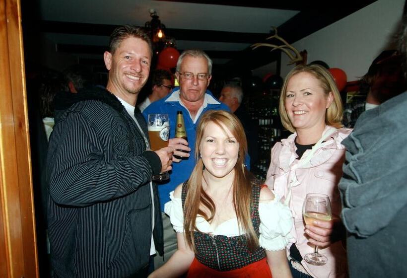 모텔 Black Bear Inn