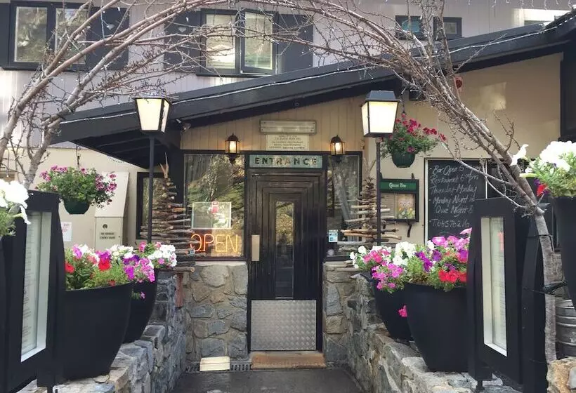 モーテル Black Bear Inn