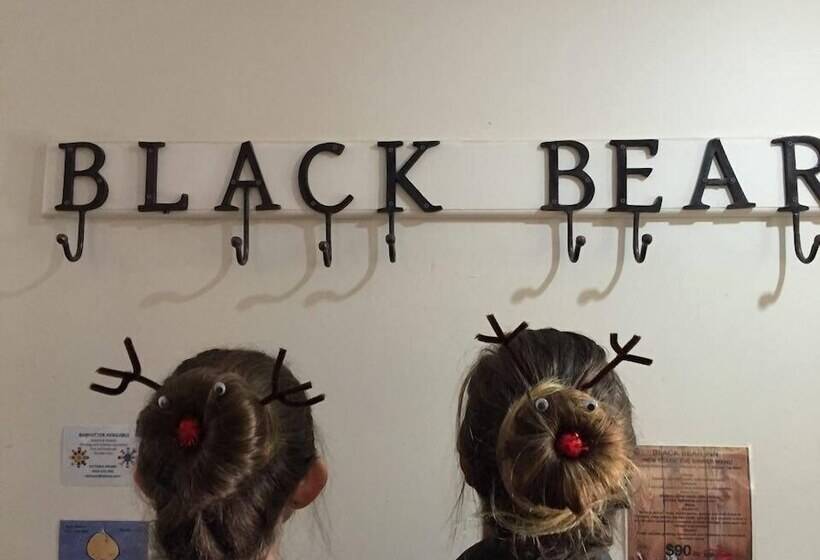 모텔 Black Bear Inn