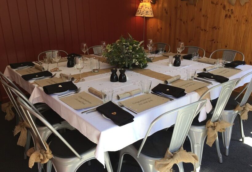 모텔 Black Bear Inn