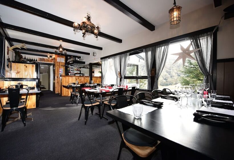 모텔 Black Bear Inn